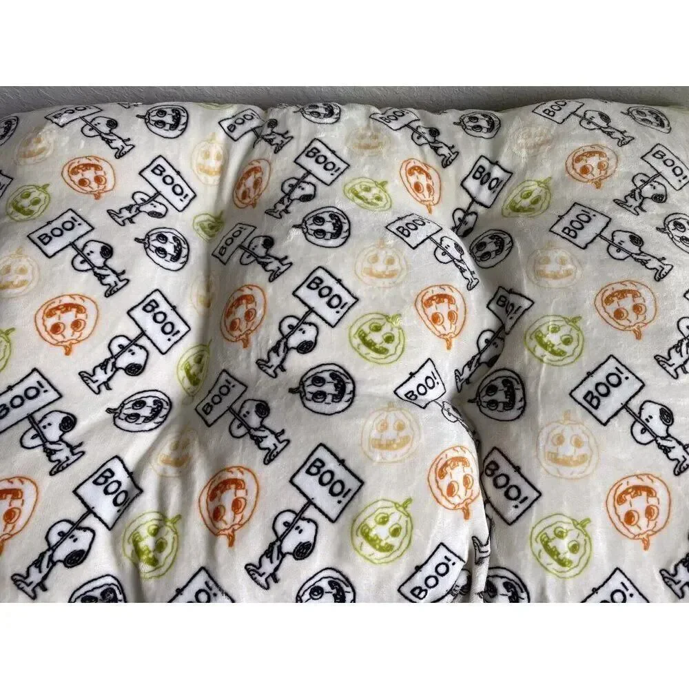 PEANUTS SNOOPY Halloween Dog Cozy Pet BED Super Soft Jack O Lantern BOO 39 X 26”